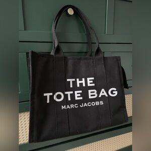 MARC JACOBS The Large Canvas Tote Bag